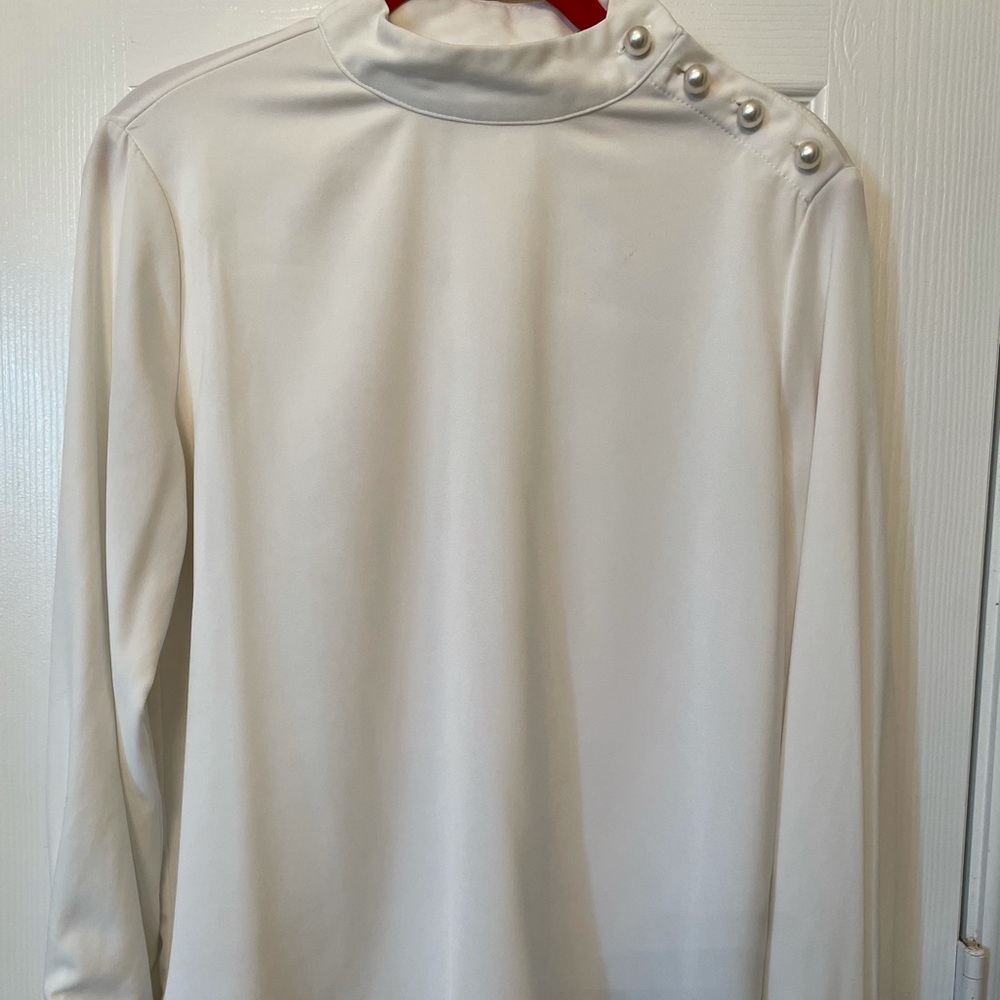 White pull over blouse from Zara.